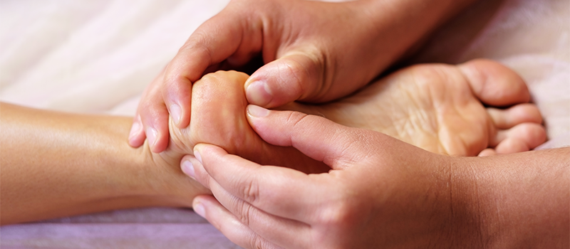 Voetmassage is een andere manier om stress te verlichten.